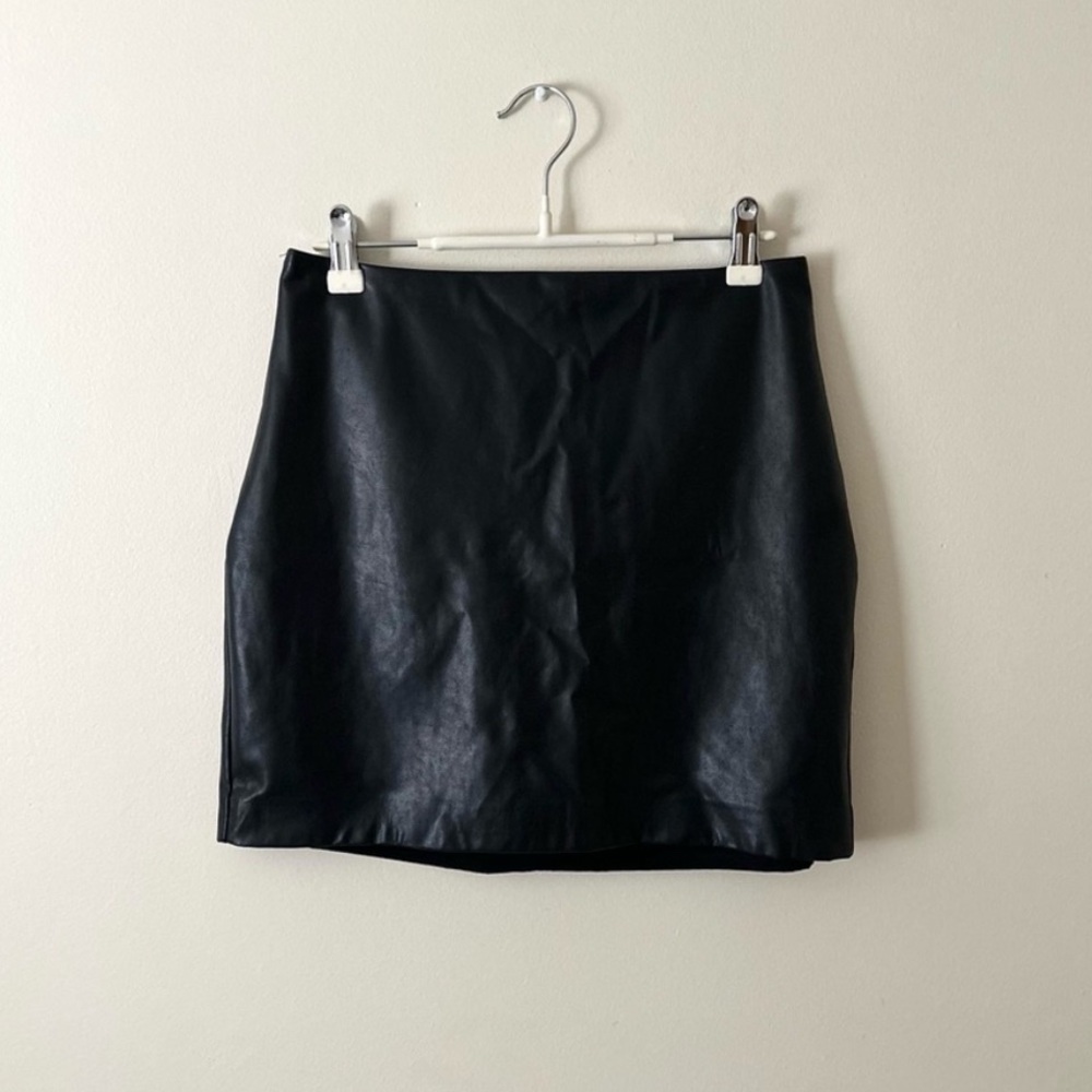 Wilfred Black Faux Leather Skirt